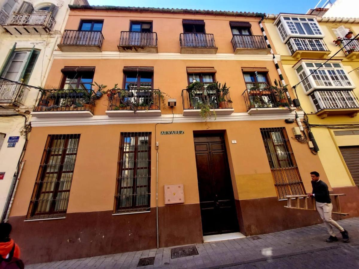 Dona Elvira Alvarez Apartamento